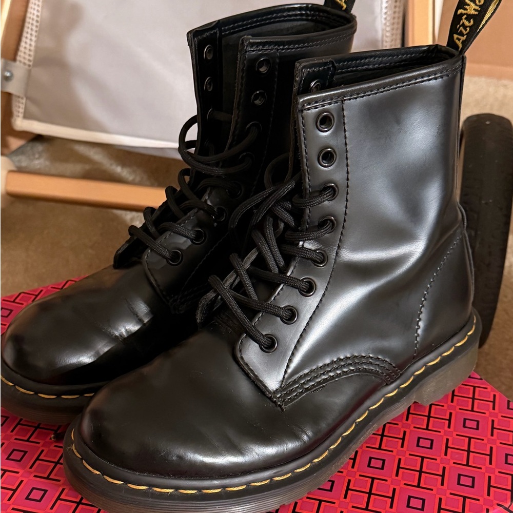 1460 D4. Martens 
Women’s size 7